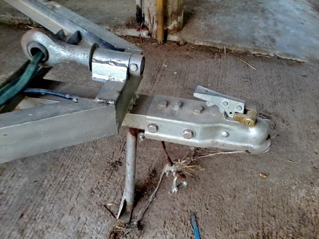 รถลากพ่วง สำหรับบรรทุก ดัดแปลงใช้งานได้หลายอย่าง.