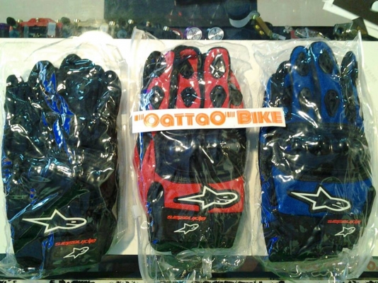 //////// ขายของแต่งหลายอย่าง ราคาถูกๆๆๆๆ //////////