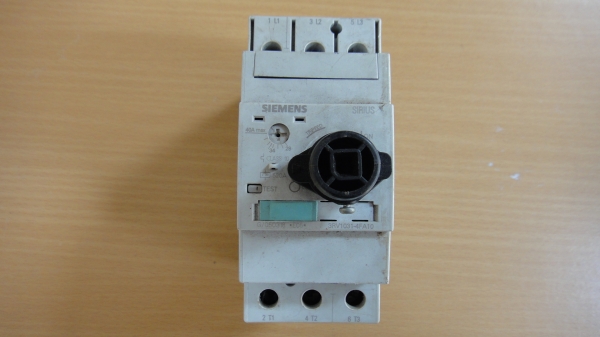 เบรคเกอร์ 3 เฟส แบบมีโอเวอร์โหลดในตัว