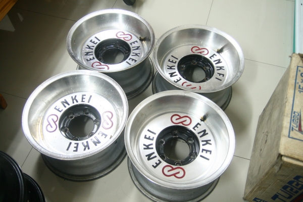 ล้อแม็ก Enkei 15x8.5นิ้ว ET-20 ล้อแม็ก Enkei 15x8.5นิ้ว ET-20