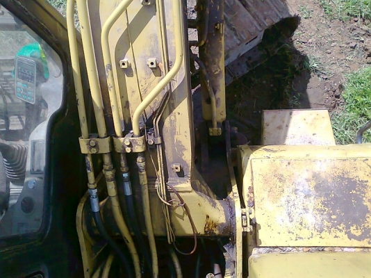 ขายด่วน..รถขุด KOMATSU PC120-6E S/N 6336x รุ่นพิเศษ ระบบไฟฟ้าครบ มีทะเบียนครบ.