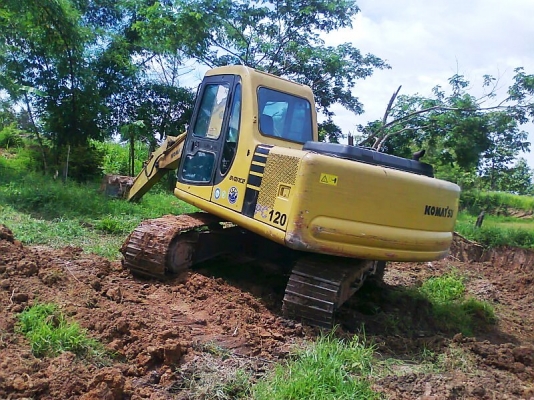 ขายด่วน..รถขุด KOMATSU PC120-6E S/N 6336x รุ่นพิเศษ ระบบไฟฟ้าครบ มีทะเบียนครบ.