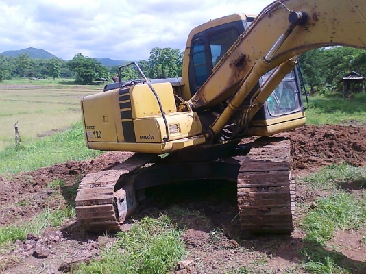 ขายด่วน..รถขุด KOMATSU PC120-6E S/N 6336x รุ่นพิเศษ ระบบไฟฟ้าครบ มีทะเบียนครบ.