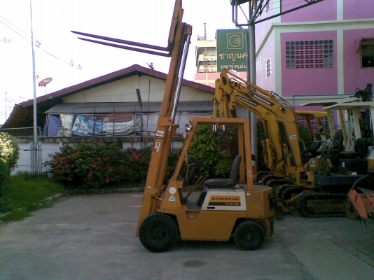 ต้องการขายรถฟอร์คลิฟต์ยี่ห้อ komatsu-sg15-12 รถนำเข้าจากญี่ปุ่น