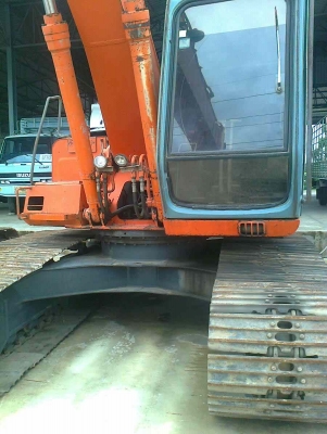แบคโฮ HITACHI EX200-3 ไฟฟ้าครบ เอวแน่น ช่วงล่างเต็ม