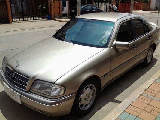 ขายรถยนต์