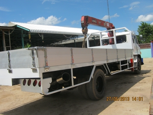 ขายรถบรรทุกหกล้อติดเครนฮีโน่ FF177 เครื่อง HO7Dแน่นดี 195 แรงม้ากระบะยาว 7.20 เมตรเบรคชิฟฟี่