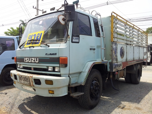 ขายรถบรรทุก 6 ล้อ ISUZU 195 hp ปี37
