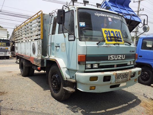 ขายรถบรรทุก 6 ล้อ ISUZU 195 hp ปี37