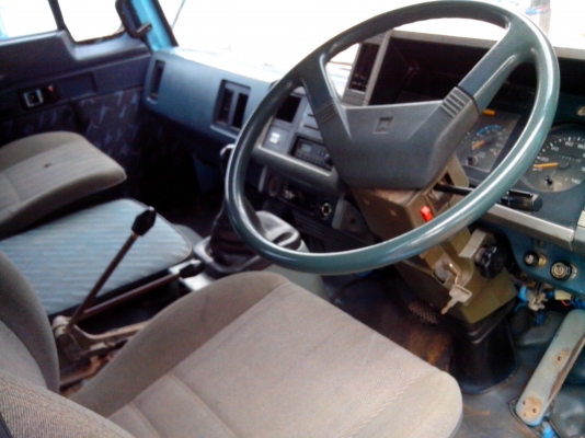 ขาย ROCKY  FRR12FA  เครื่อง 6HE1  195แรง ปี48 ดั้มยาว 5.3 เมตร