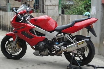 ขายหรือแลกด่วนครับ vtr1000 ปี02 สเปกยุโรป ดิจิตอล คารบูไฟฟ้าครับ