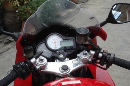 ขายหรือแลกด่วนครับ vtr1000 ปี02 สเปกยุโรป ดิจิตอล คารบูไฟฟ้าครับ