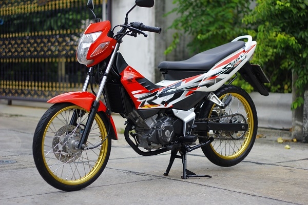 ขาย โซนิคตัวใหม่ ปี 48  ล้อทองสวยๆ