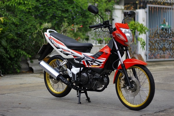 ขาย โซนิคตัวใหม่ ปี 48  ล้อทองสวยๆ