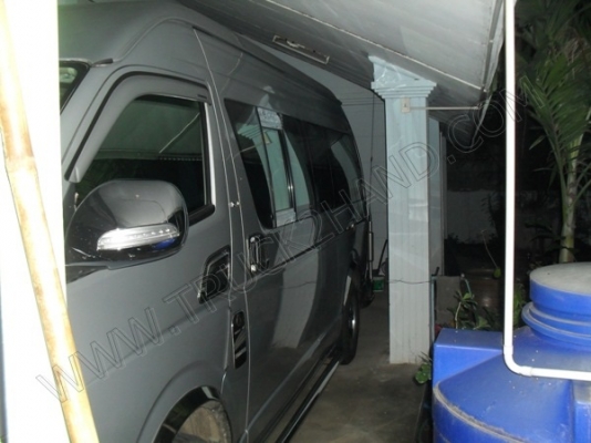 รถตู้ ยี่ห้อ TOYOTA ปี  2009