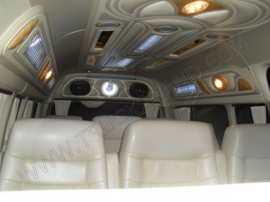 รถตู้ ยี่ห้อ TOYOTA ปี  2009