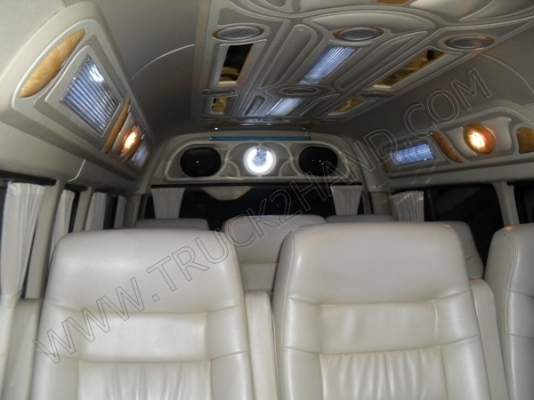 รถตู้ ยี่ห้อ TOYOTA ปี  2009