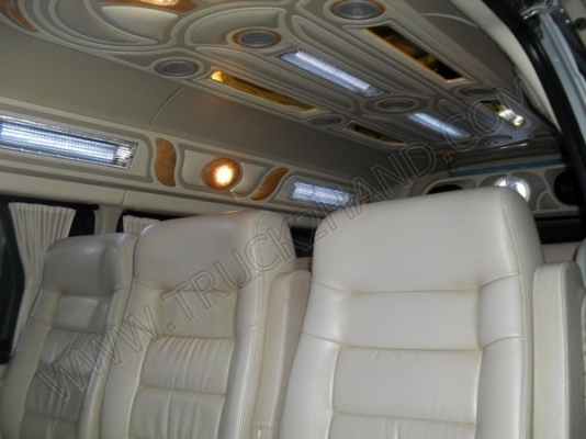 รถตู้ ยี่ห้อ TOYOTA ปี  2009