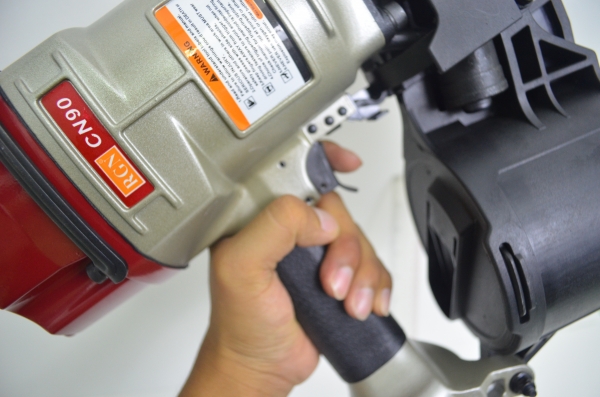 ปืนยิงตะปูราคาถูกเพียง 16,000 บาท แถมลูก 1 ม้วน จำนวนจำกัด