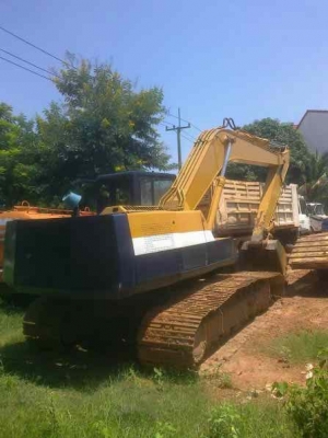 komatsu 200-5 เครื่องเดิม ปั้มเดิม แอรเย็น ไฟฟ้าตัด เล่มทะเบียนพร้อมโอน