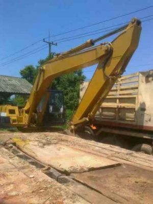 komatsu 200-5 เครื่องเดิม ปั้มเดิม แอรเย็น ไฟฟ้าตัด เล่มทะเบียนพร้อมโอน