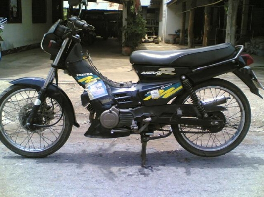 ขายHonda NovaR ทะเบียนพร้อมชุดโอนเดิมแห้งๆสมบูรณ์มากครับรถพร้อมใช้งาน ขาย 5900 บาท