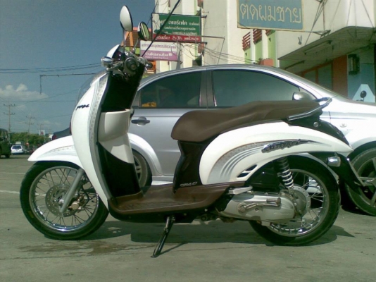 Scoopy &ndash; i ลายคลาสสิค ปี 2554 รถสวยจริง สนใจลดได้