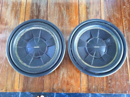 (คุณกร จากปากน้ำ สมุทรปราการขับรถมาซื้อไปแล้วครับ ขอบคุณมากครับ)ขาย ดอกซับบาง 12 นิ้ว วอยย์คู่ ยี่ห้อเฮอริเคน 1 คู่ 1,200 บาท ต่อรองมาขายได้ขายเลย สามพราน นครปฐม