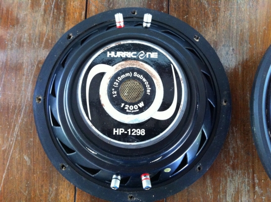 (คุณกร จากปากน้ำ สมุทรปราการขับรถมาซื้อไปแล้วครับ ขอบคุณมากครับ)ขาย ดอกซับบาง 12 นิ้ว วอยย์คู่ ยี่ห้อเฮอริเคน 1 คู่ 1,200 บาท ต่อรองมาขายได้ขายเลย สามพราน นครปฐม