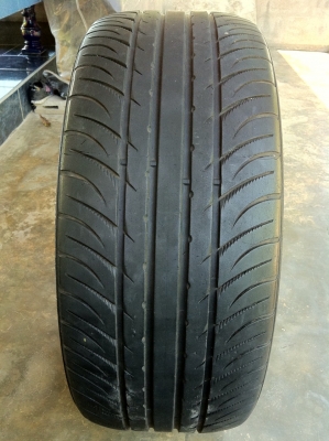 ขาย เศษยาง KAMHO 235/45r18 เมดอิน KOREA ปลายปี 09 ดอกหนา ไม่รั่ว ไม่บวม มี 1 เส้น ต่อรองได้ สามพราน นครปฐม