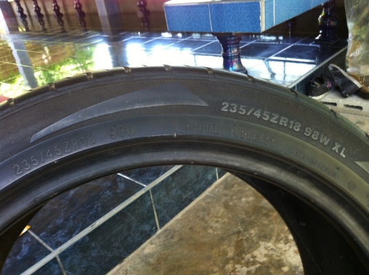 ขาย เศษยาง KAMHO 235/45r18 เมดอิน KOREA ปลายปี 09 ดอกหนา ไม่รั่ว ไม่บวม มี 1 เส้น ต่อรองได้ สามพราน นครปฐม