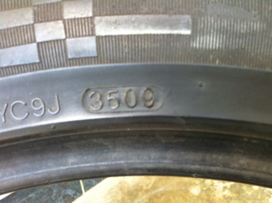 ขาย เศษยาง KAMHO 235/45r18 เมดอิน KOREA ปลายปี 09 ดอกหนา ไม่รั่ว ไม่บวม มี 1 เส้น ต่อรองได้ สามพราน นครปฐม