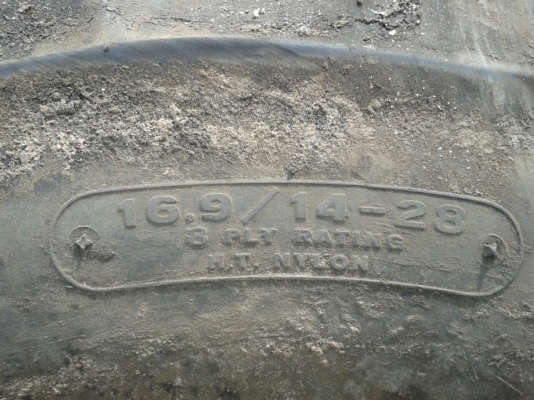 ขายยางJCBพร้อมกะทะ