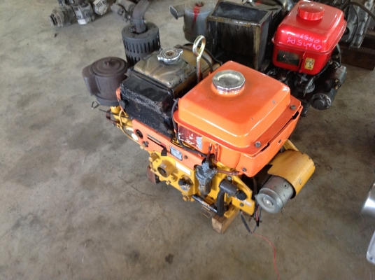 ขายเครื่องสูบเดียวเก่าญี่ปุ่นยี่ห้อ คูโบต้า รุ่น E85 หรือ ET 80 ขนาด 8 แรงม้า ควงได้และสตาร์ดกุญแจได้ สภาพสวยพร้อมใช้งานและยังไม่เคยใช้งานในไทย