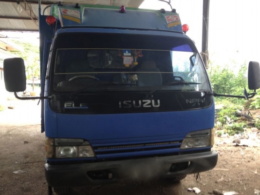 รถอิซูซุ 6 ล้อ รั้ว 130 แรงม้า ปี 48  สนใจติดต่อ 081 - 6079515