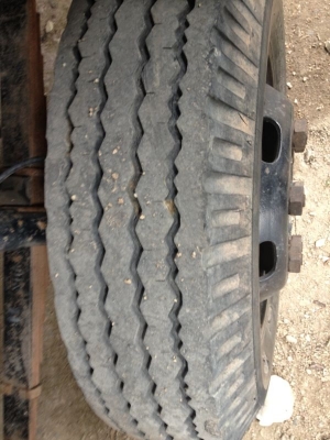 รถอิซูซุ 6 ล้อ รั้ว 130 แรงม้า ปี 48  สนใจติดต่อ 081 - 6079515