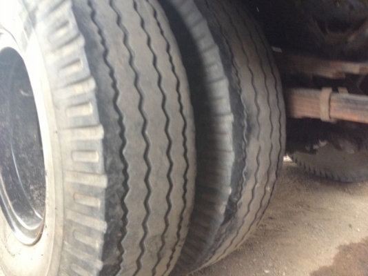 รถอิซูซุ 6 ล้อ รั้ว 130 แรงม้า ปี 48  สนใจติดต่อ 081 - 6079515