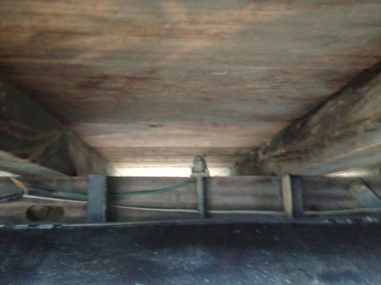 รถอิซูซุ 6 ล้อ รั้ว 130 แรงม้า ปี 48  สนใจติดต่อ 081 - 6079515