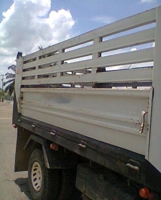 รถอิซูซุ 6 ล้อดั้ม NPR 150 แรงม้า ปี 53  รถวิ่ง 70,xxx กม.  สนใจติดต่อ 081 - 6079515