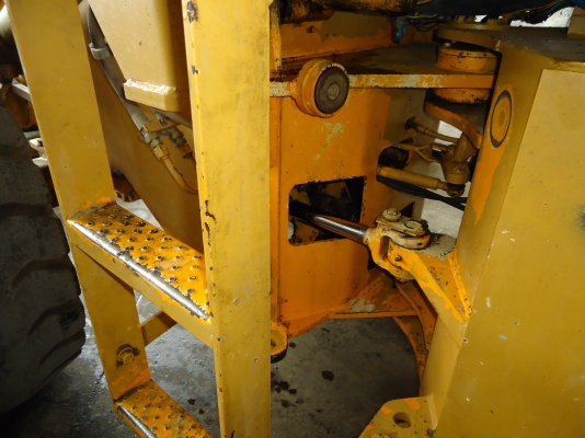 ต้องการขายรถตัก komatsu510 กรองคู่ แขนยาว