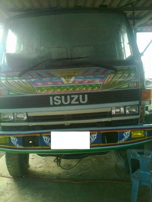 10 ล้อดัมพ์ ISUZU 210 หัวขาว เครื่อง 240 เกียร์ธรรมดา ดัมพ์สามมิตร ลอนเฉียง