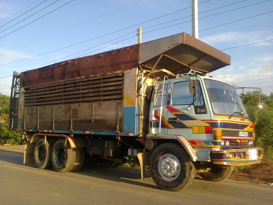 ขายด่วน10ล้อดั้มอีซุซุรอกกี้รถห้างแท้คอกเกษตรรถสวยพร้อมใช้ราคาถูก