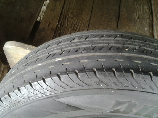 ขายยาง205ขอบ15สภาพ90\% ขายยาง205ขอบ15สภาพ90\%