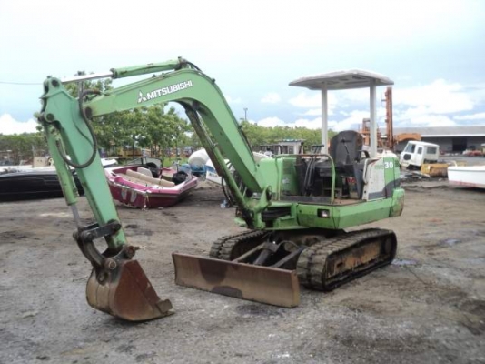 แม๊คโคมิชูบิชิmm30เครื่อง3สูบลแท๊กยาง สภาพพร้อมใช้เก่านอกราคา270,000บาท