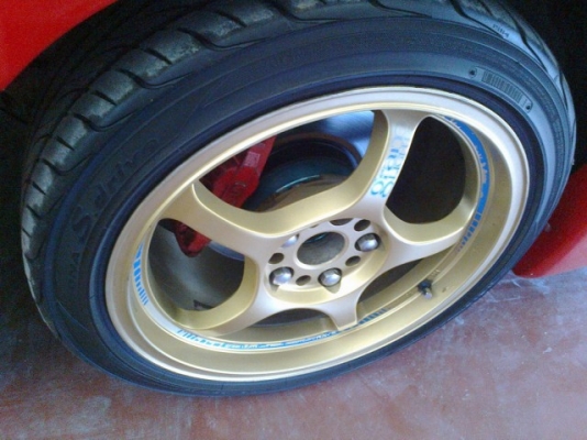 ขายล้อ Gramlight 57C ขอบ17 หน้า8.5ออฟ40 หลัง9.5ออฟ38 (หน้าไม่ยก หลังยก) สติ๊กเกอร์บอกสเป๊คยังอยู่ ล้อมีรอยนิดๆหน่อยๆไม่เคยทำสีครับ ขายพร้อมยาง ยางหน้าYokohama S Drive ยางปี10