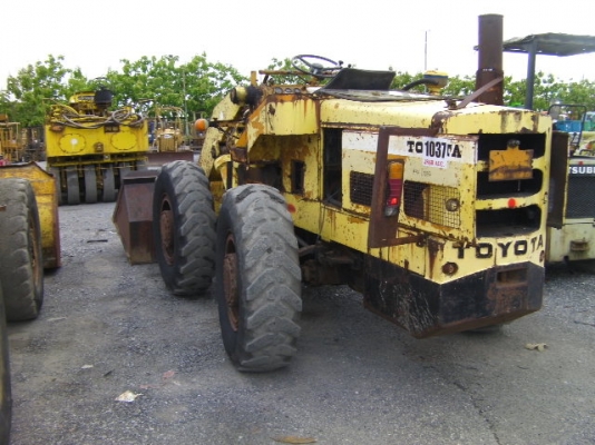 Loaderรถตักล้อยางToyota SDT35 ราคา320,000บาทพร้อมใช้เก่านอก ติดต่อไปที่081-874-4840