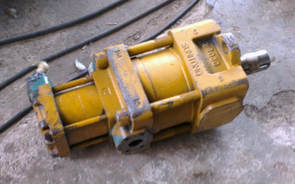 Sell> ปั้มไฮโดรลิค 2 ตอน ยี่ห้อ SUJIMOTO Japan สภาพดีครับ