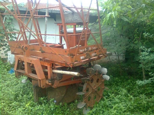 ขายเครื่องปลูกอ้อยมือสองครับ