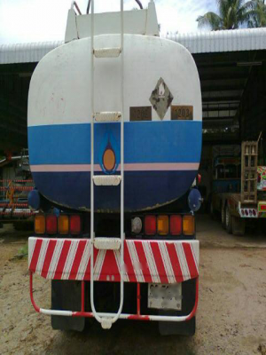 ขายรถบรรทุกน้ำมัน Isuzu jumbo หัว Rocky เครื่อง EP100 -260 แรง ขนาด 15,000 ลิตร โหลดล่าง ทะเบียนพร้อม