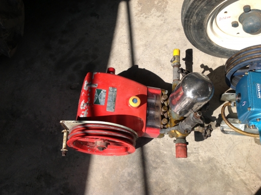 ขายปั้มพ่นยาเก่าญี่ปุ่นหัวปั้มเป็นทองเหลืองตัวใหญ่